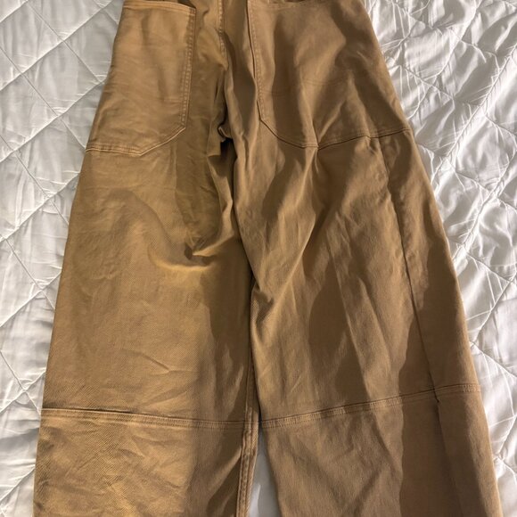 Everlane Utility Gardener Pant in Khaki - Picture 4 of 5